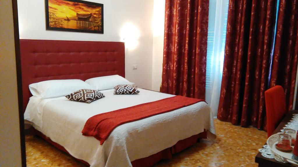 Vatican Golden Rooms Roma Quarto foto
