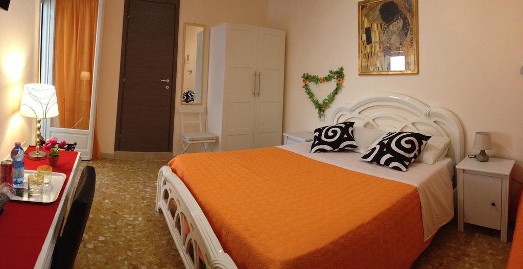 Vatican Golden Rooms Roma Quarto foto